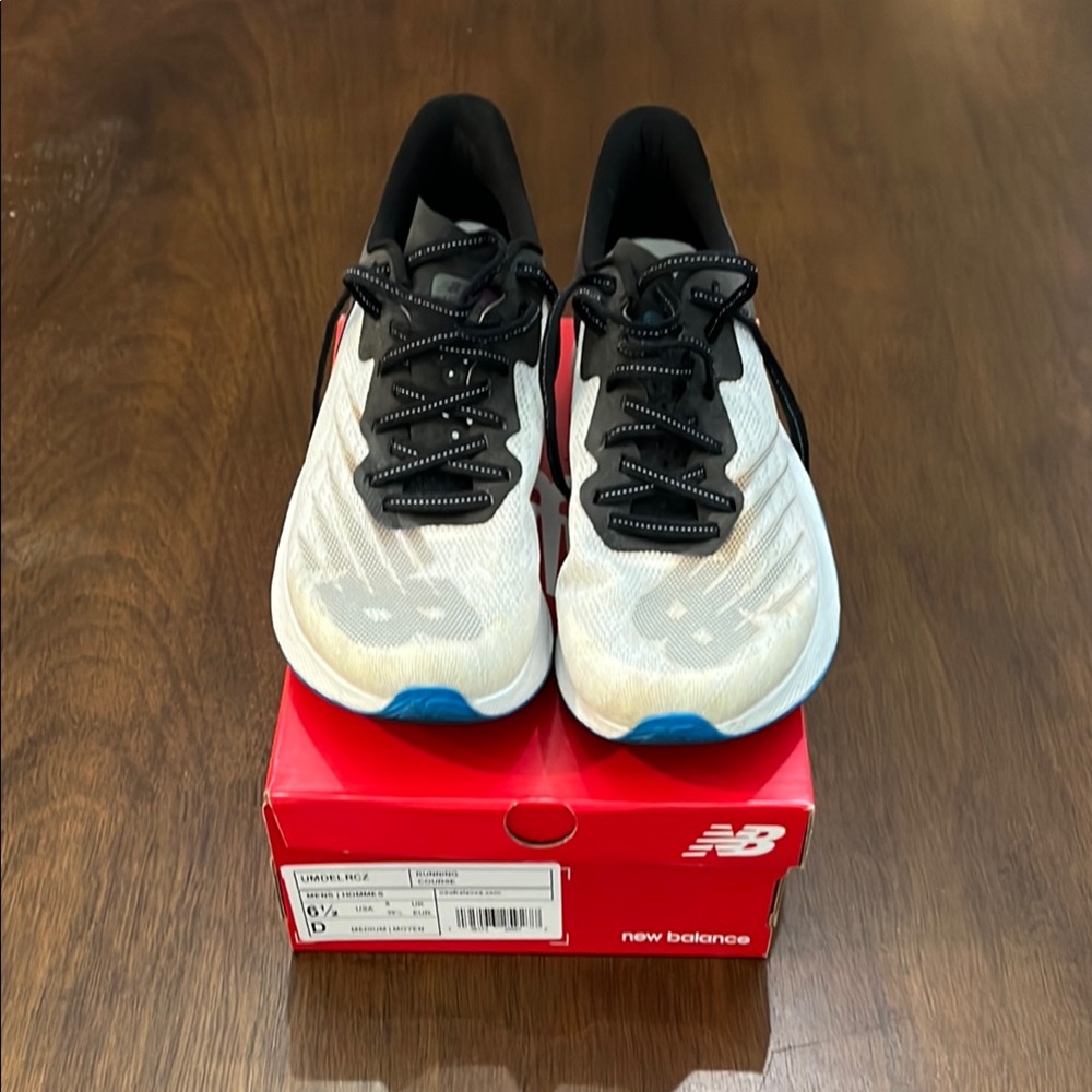 New Balance Women’s FuelCell Carbon Plated Road Racers Size 8